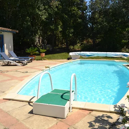 Chez Claudie Et Jacques בית אירוח